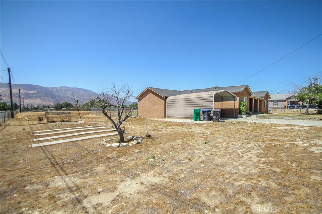 720 E George Street Property Photo 8