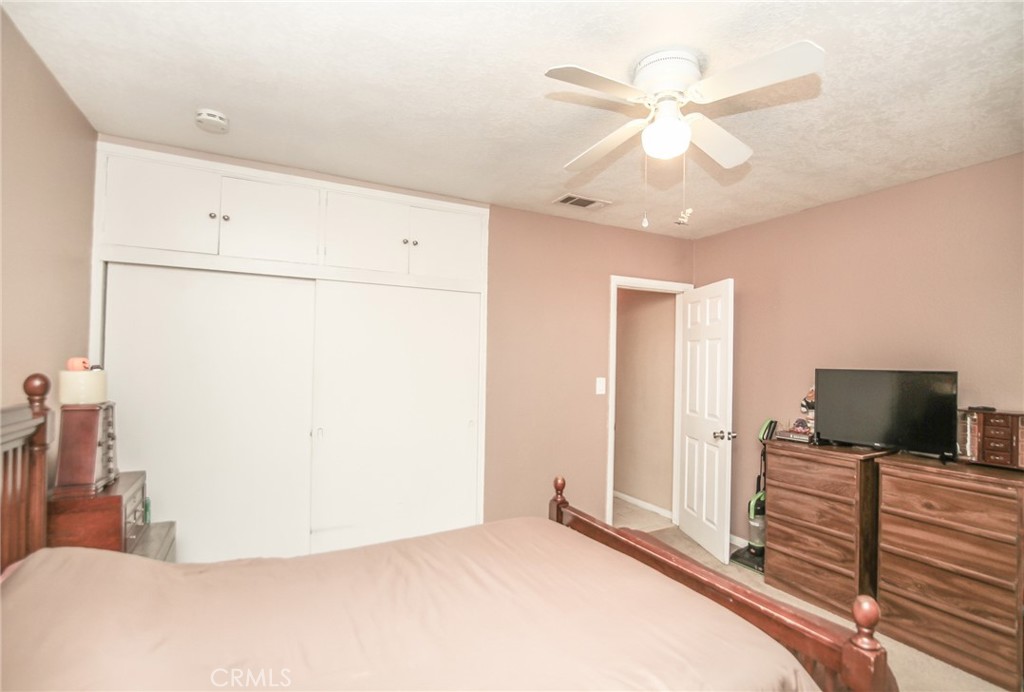 720 E George Street Property Photo 17