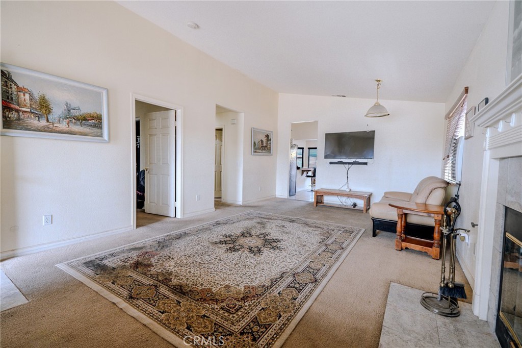 14403 Caroline Street Property Photo 3