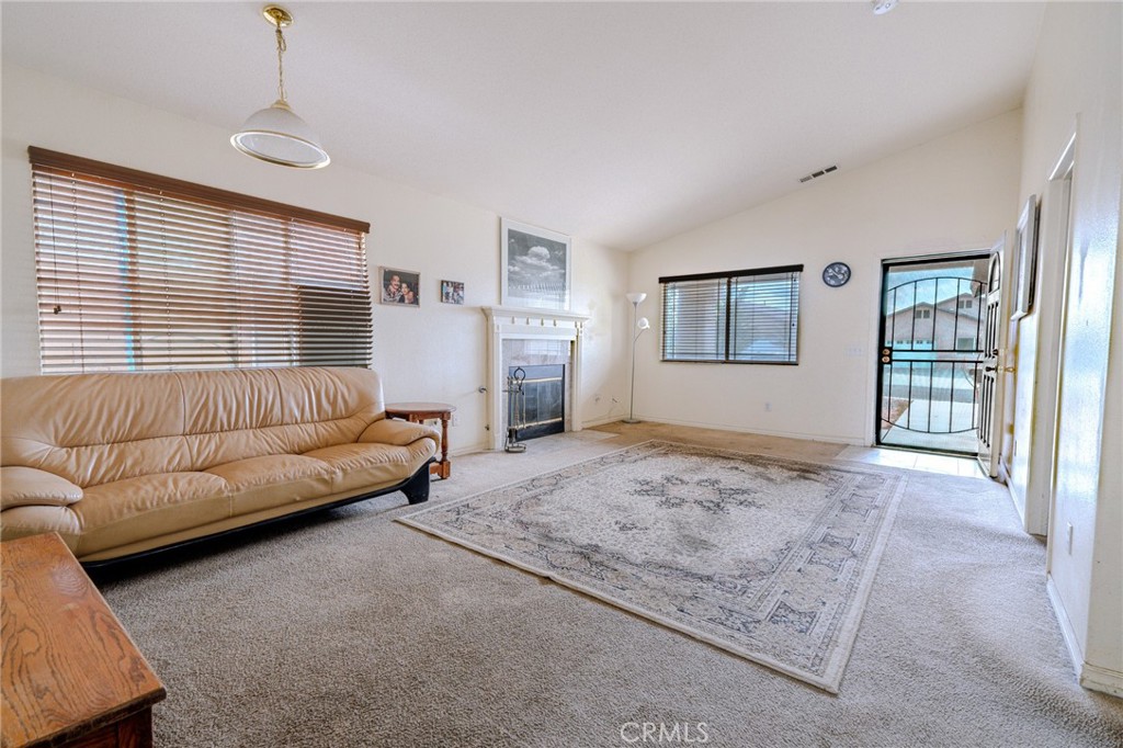 14403 Caroline Street Property Photo 4