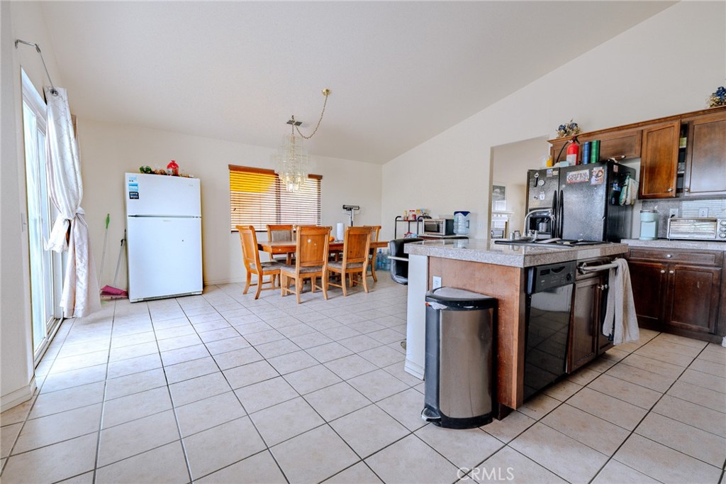 14403 Caroline Street Property Photo 6