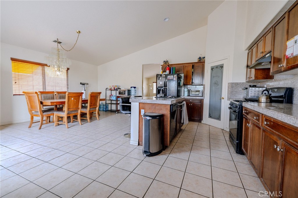 14403 Caroline Street Property Photo 7