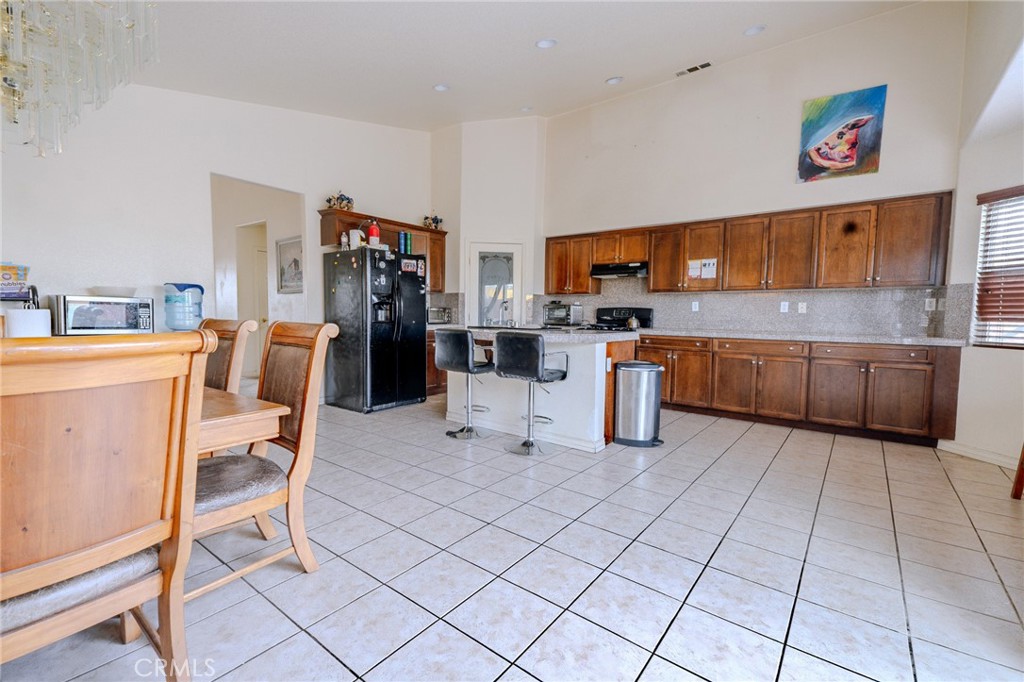 14403 Caroline Street Property Photo 8
