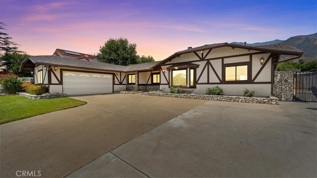 8326 La Senda Road Property Photo 1