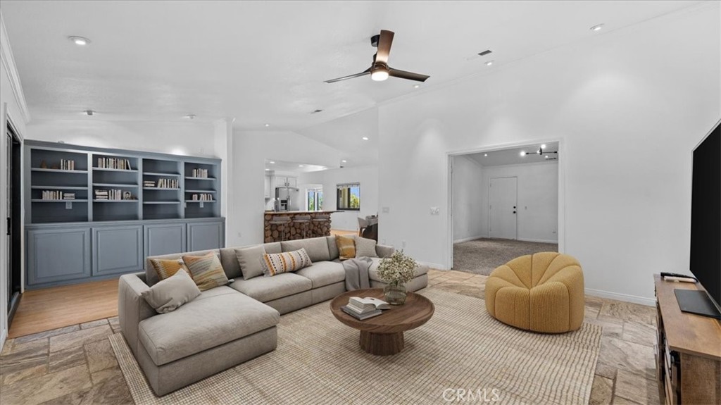 8326 La Senda Road Property Photo 8