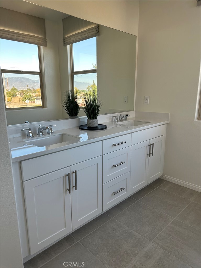 1928 S Apple Tree Way Property Photo 2