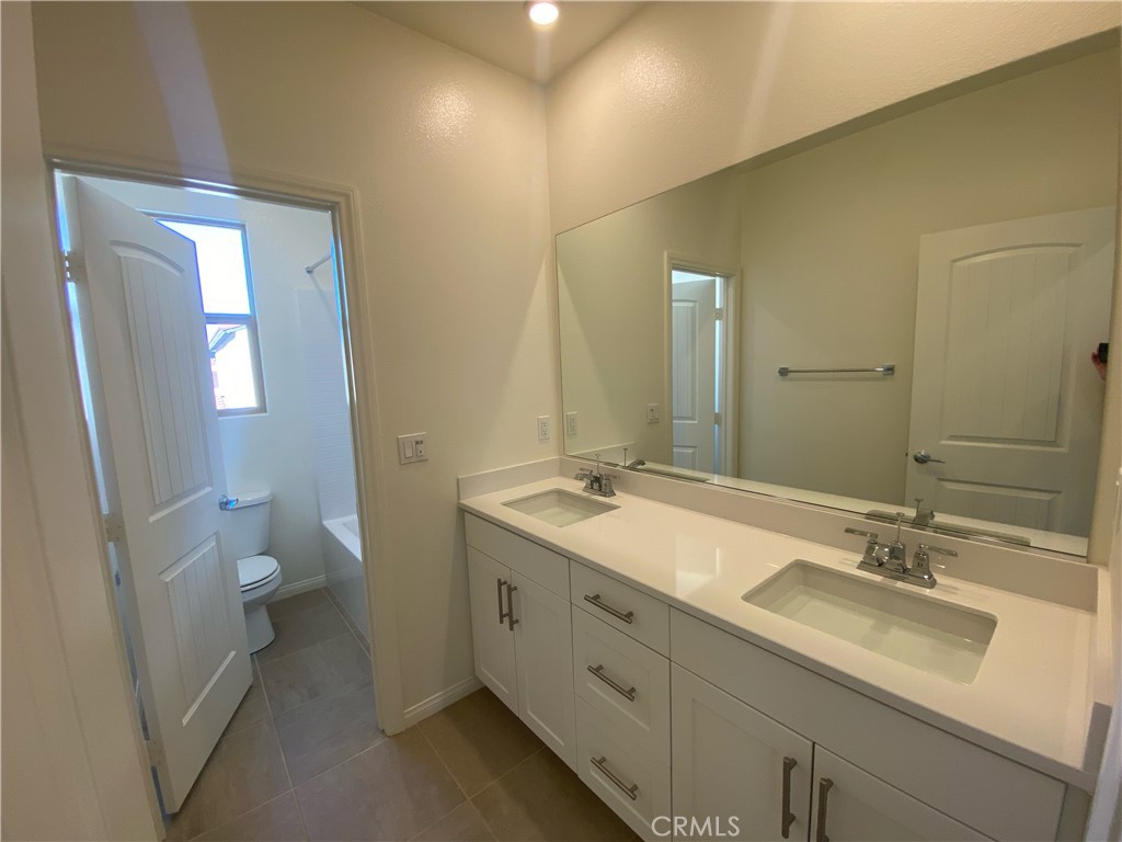 1928 S Apple Tree Way Property Photo 5