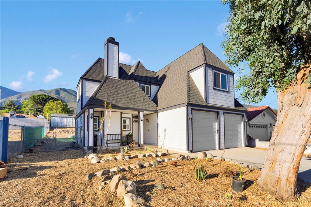 18526 Santa Fe Avenue Property Photo 3