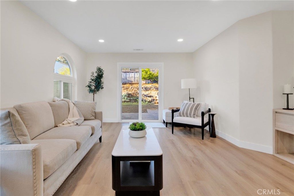 18526 Santa Fe Avenue Property Photo 8