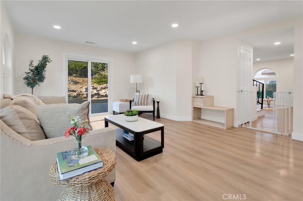 18526 Santa Fe Avenue Property Photo 10