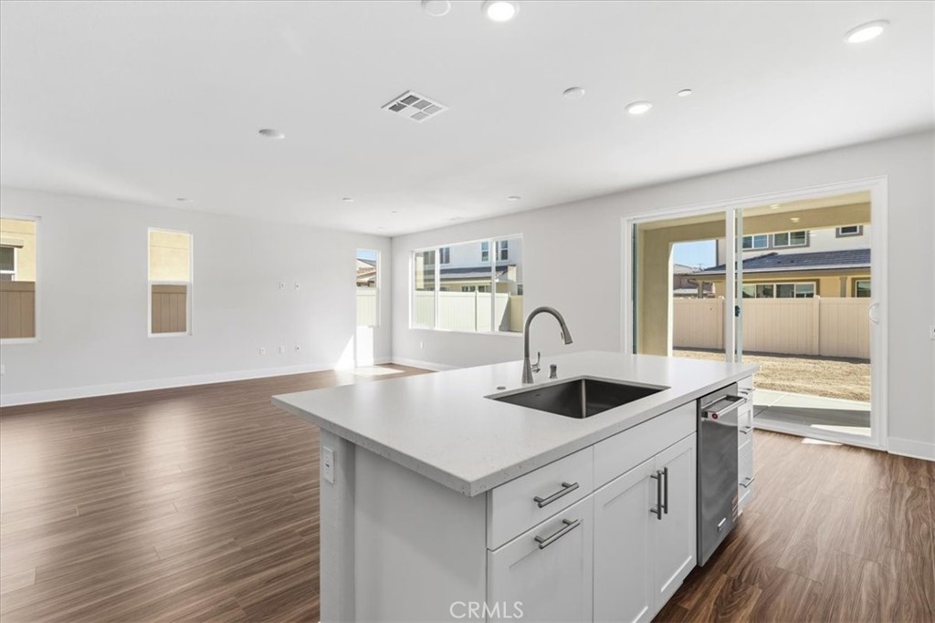 16709 Dara Avenue Property Photo 4