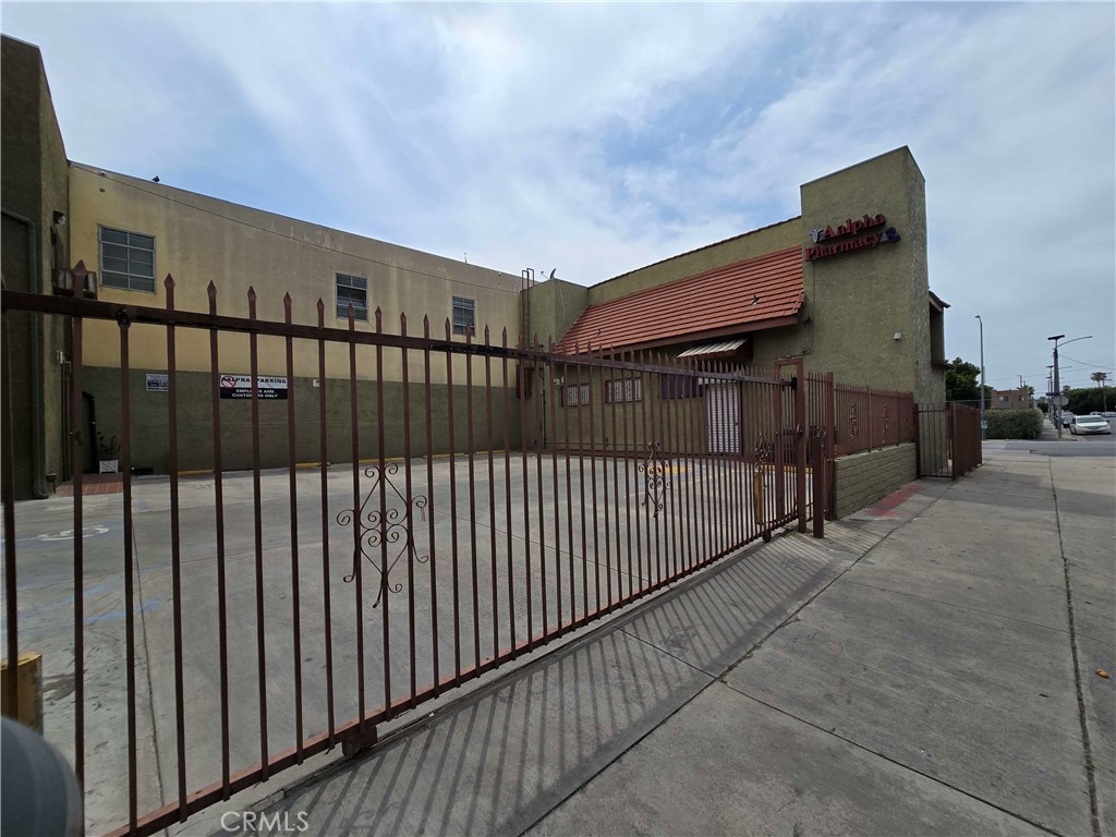 174 S Alvarado Street Property Photo 3