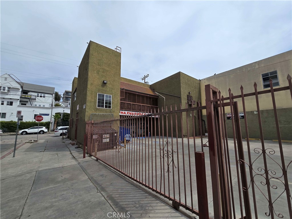 174 S Alvarado Street Property Photo 4
