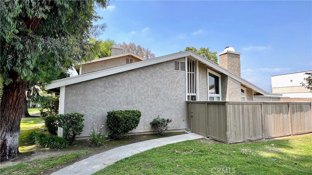 2061 W Redlands Boulevard 20d Property Photo 17