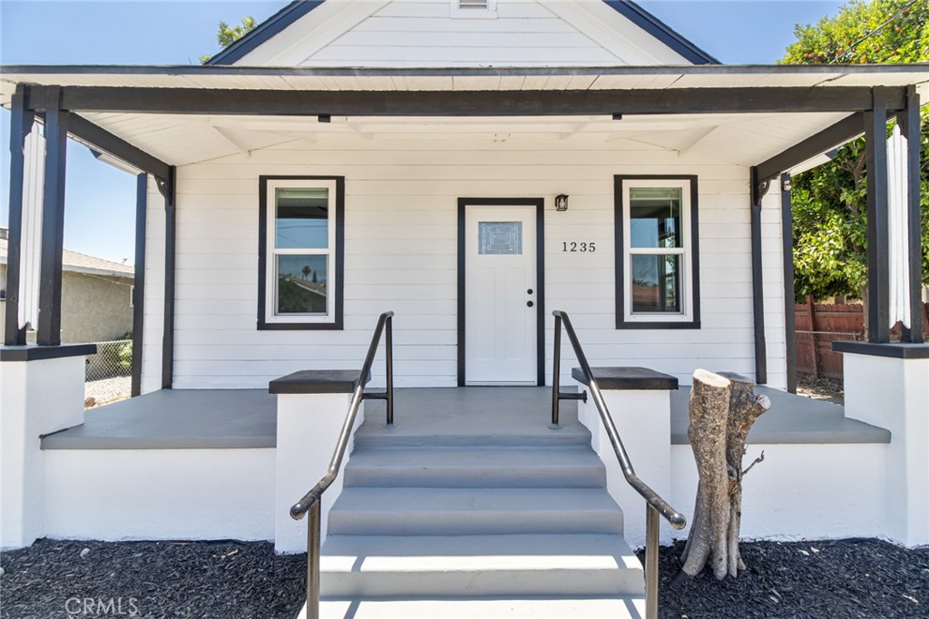 1235 Spruce Street Property Photo 4