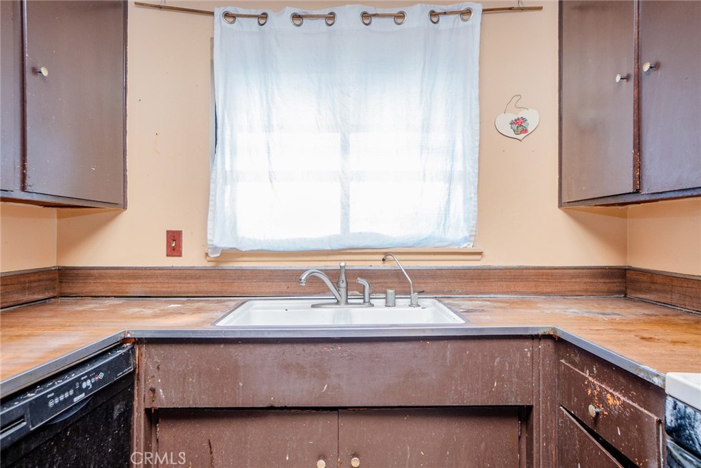 4895 N F Street Property Photo 12