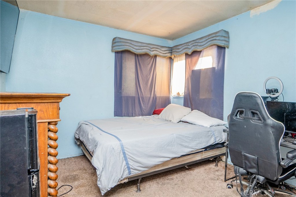 4895 N F Street Property Photo 16