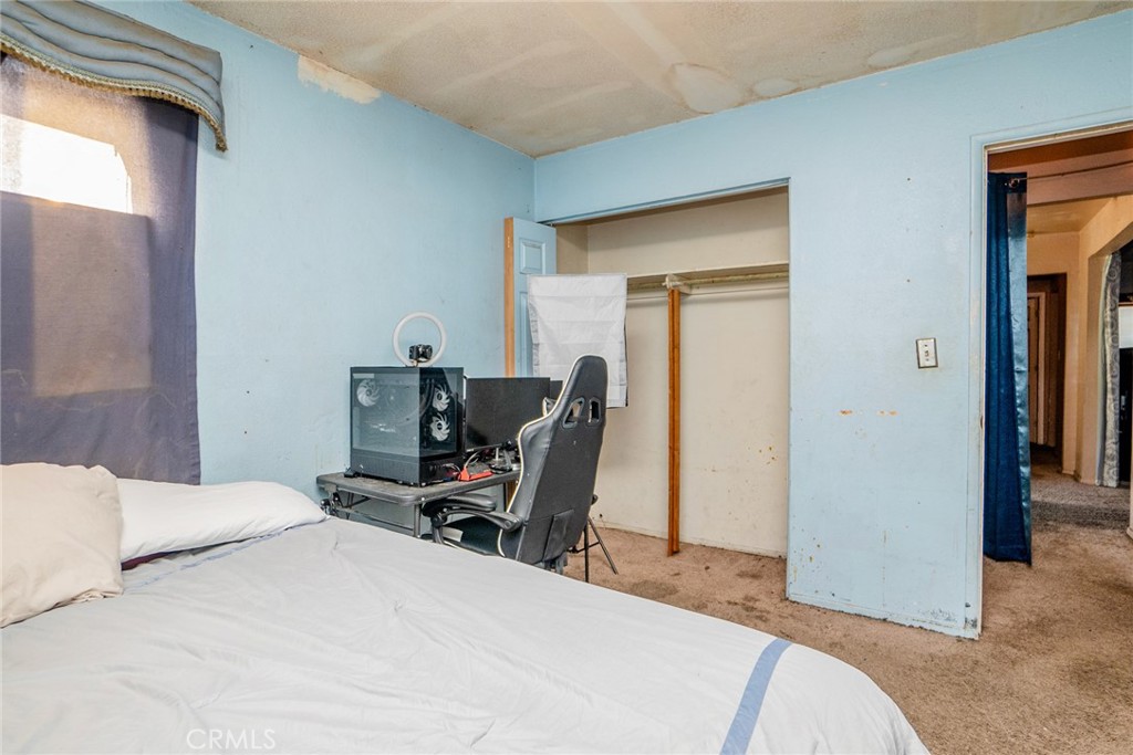 4895 N F Street Property Photo 17