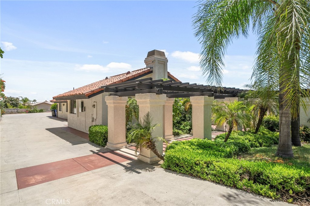 5087 Granada Court Property Photo 3