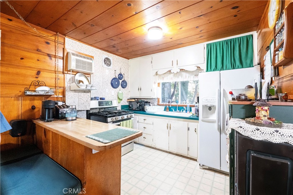 23940 Cresta Drive Property Photo 14