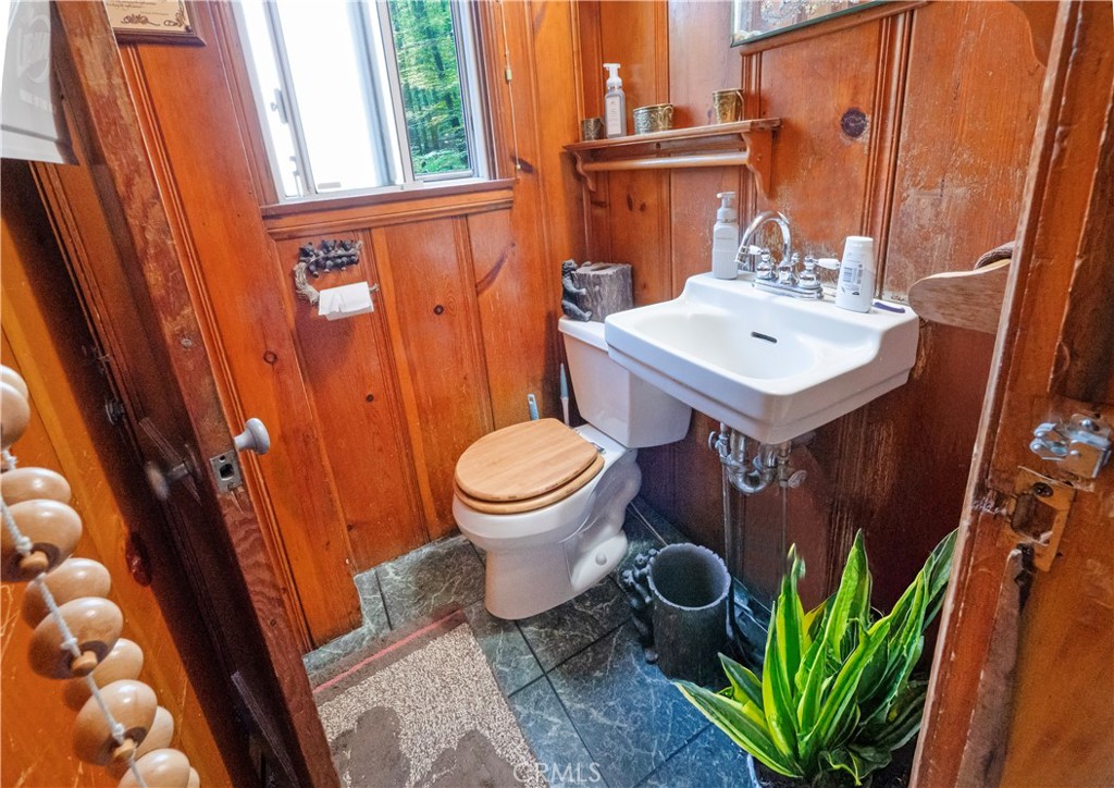 23940 Cresta Drive Property Photo 17
