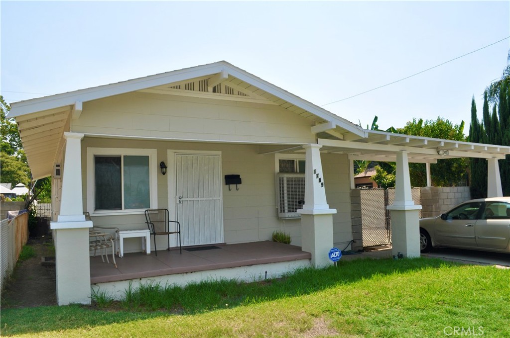 1789 N Pershing Avenue Property Photo 2
