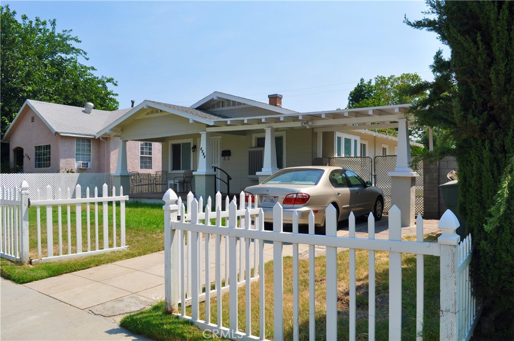 1789 N Pershing Avenue Property Photo 3