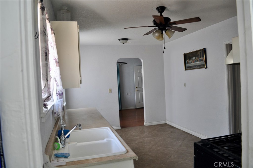 1789 N Pershing Avenue Property Photo 16