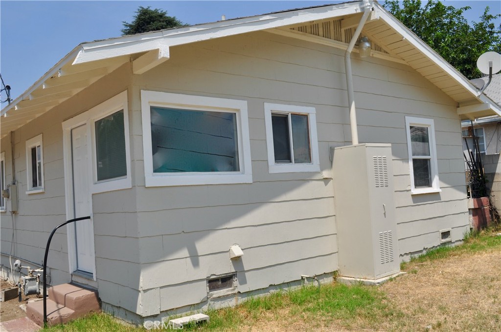 1789 N Pershing Avenue Property Photo 23