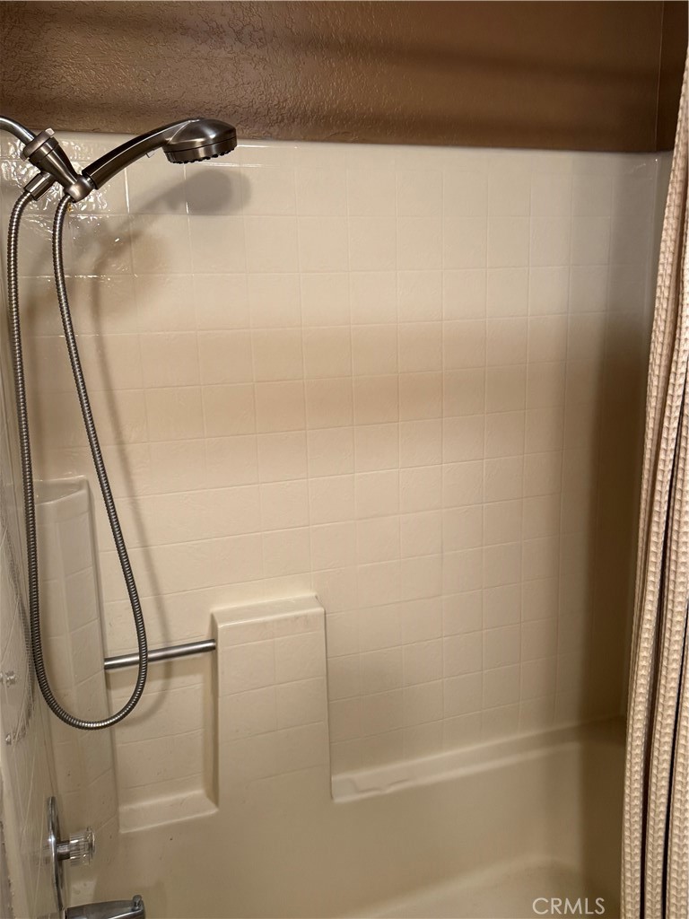 10669 Wildrose Drive Property Photo 9