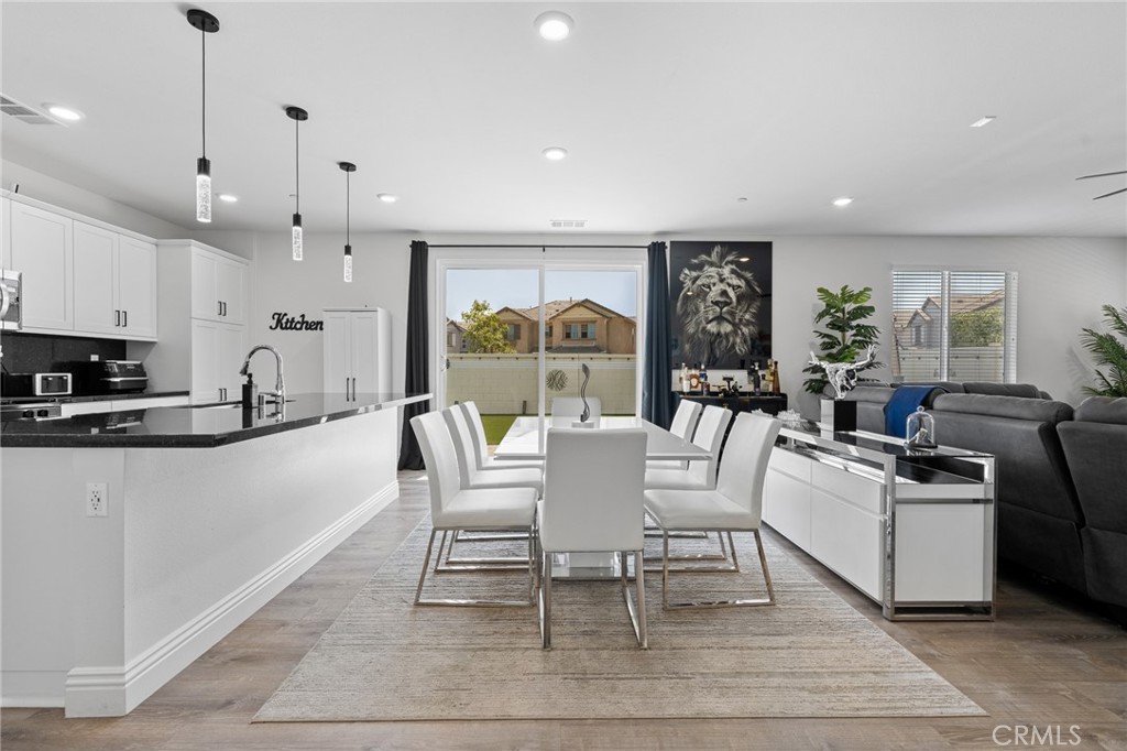 1784 Julie Dr Property Photo 5