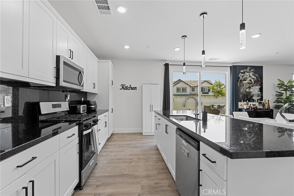 1784 Julie Dr Property Photo 6