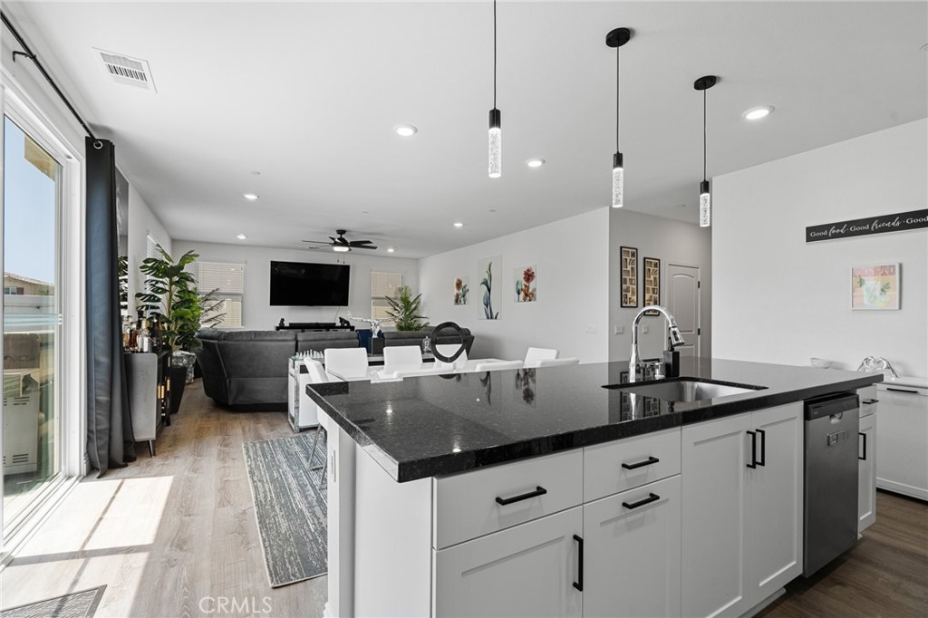 1784 Julie Dr Property Photo 8