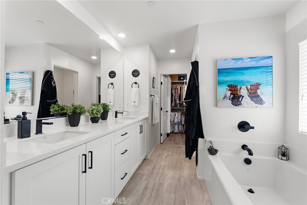 1784 Julie Dr Property Photo 27