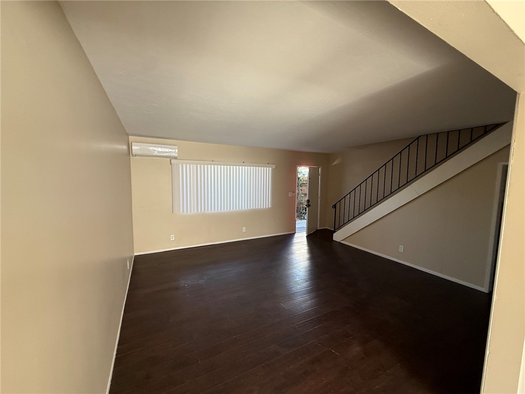 256 Euclid Place B Property Photo 9