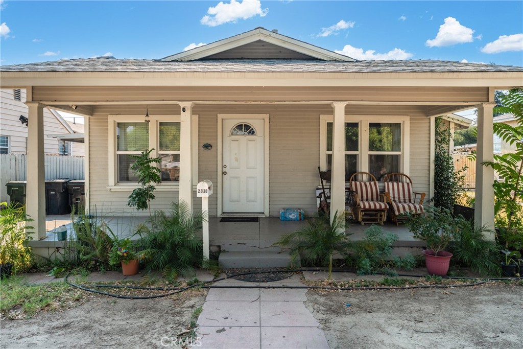 2838 N G Street Property Photo 1