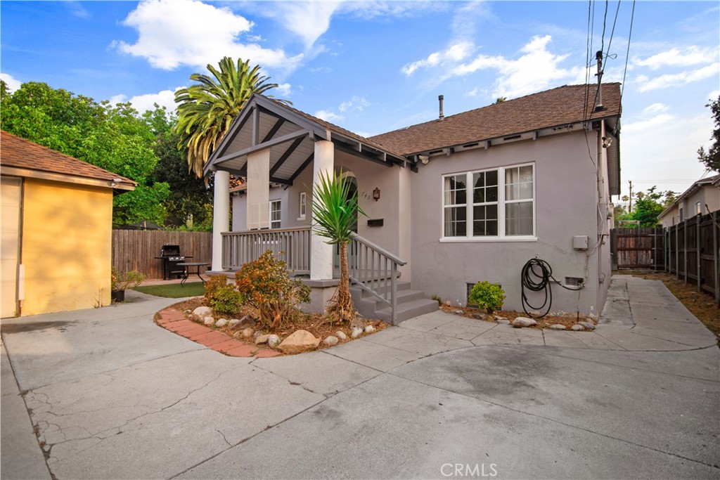 745 E Villa Street Property Photo 1