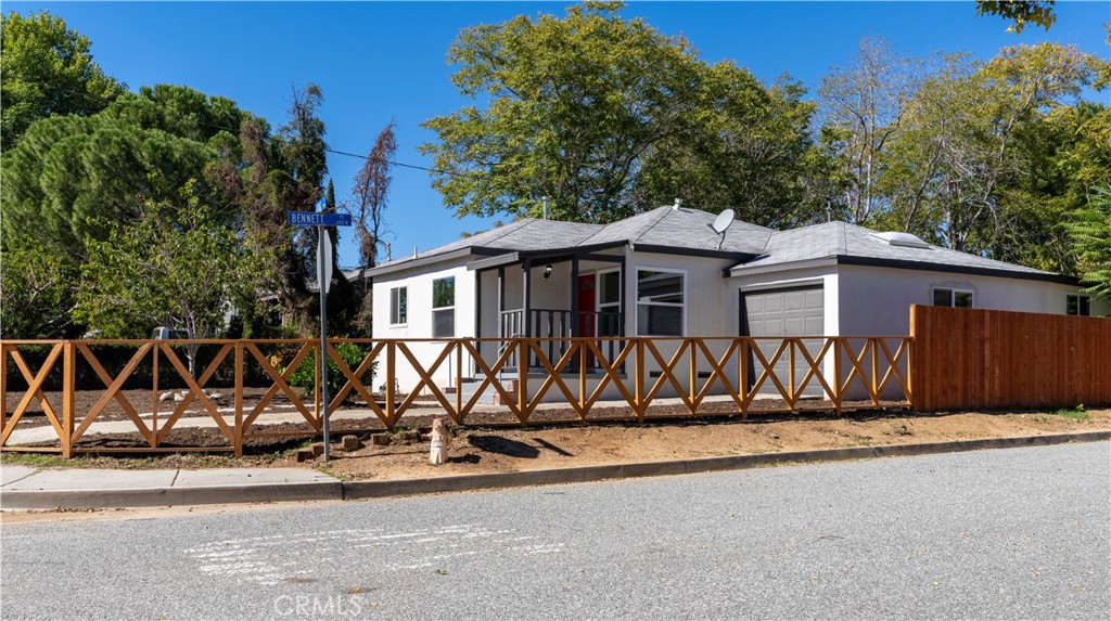 911 W George Street Property Photo 4