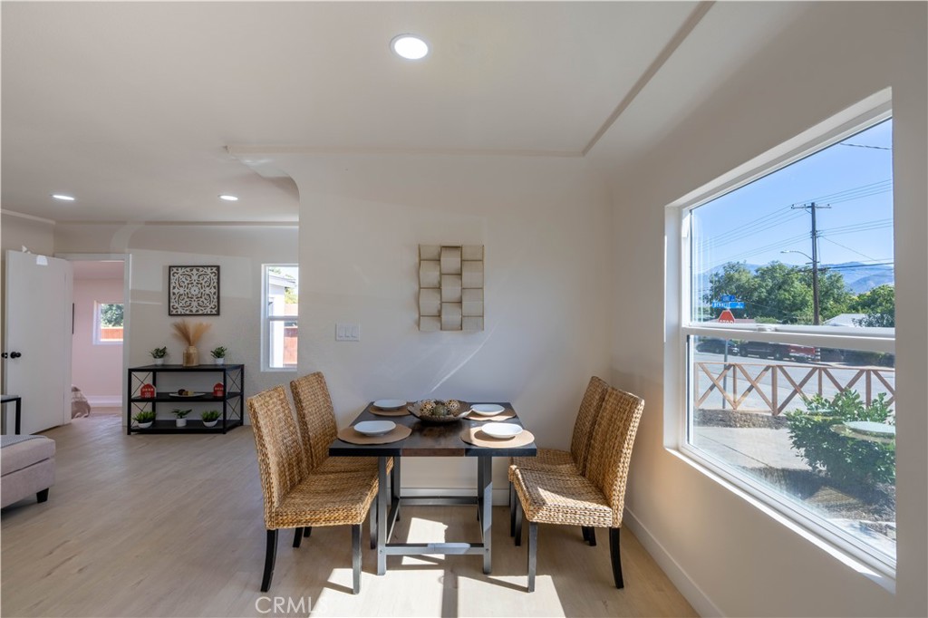 911 W George Street Property Photo 12