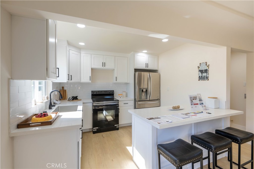 911 W George Street Property Photo 13