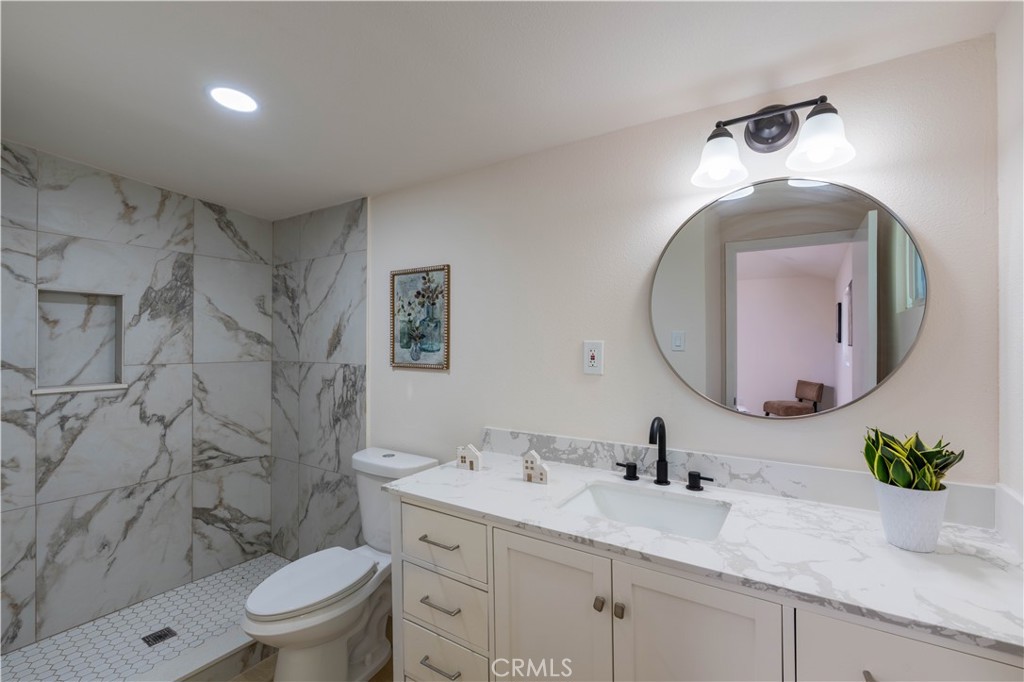 911 W George Street Property Photo 19