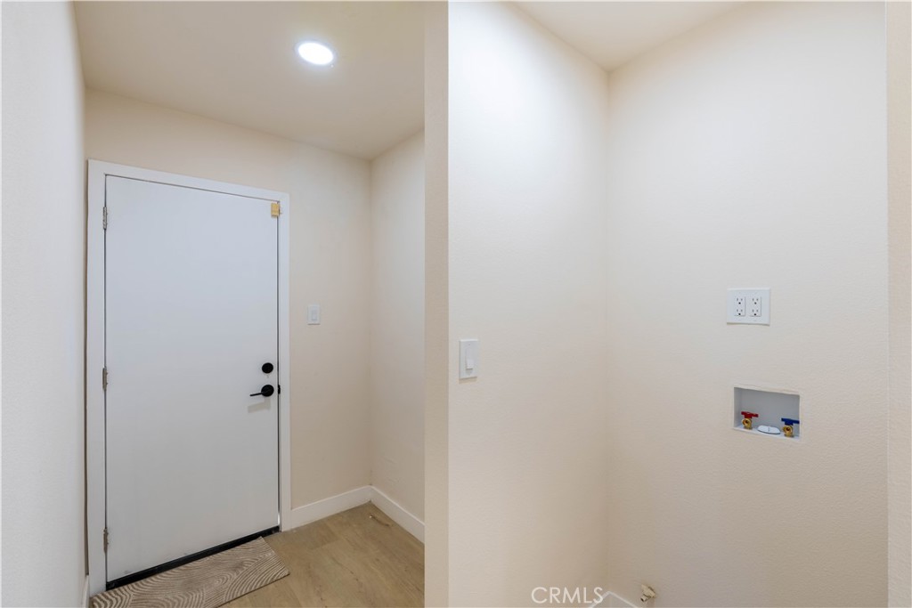 911 W George Street Property Photo 21