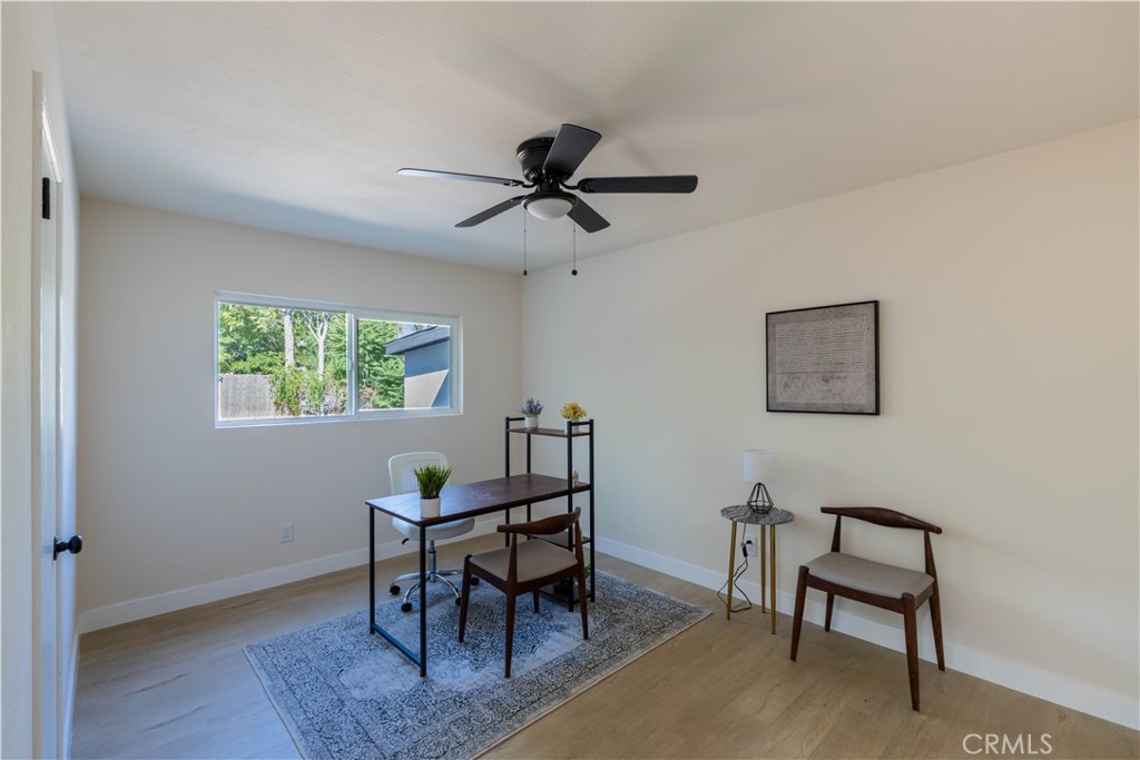 911 W George Street Property Photo 26