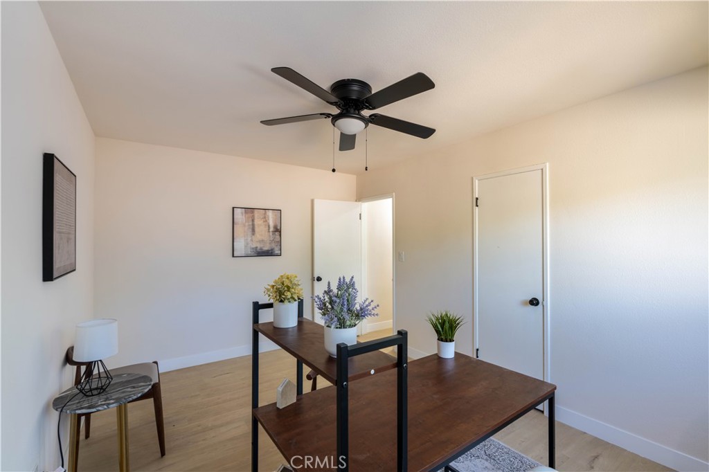 911 W George Street Property Photo 27