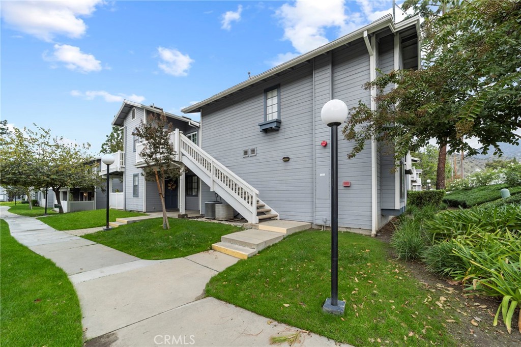 202 Evergreen Court Property Photo 1