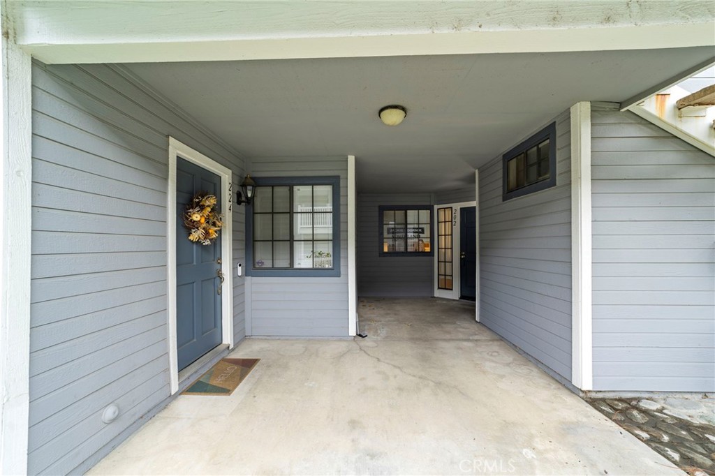 202 Evergreen Court Property Photo 2