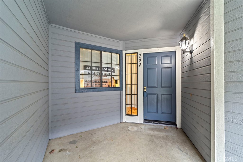 202 Evergreen Court Property Photo 3