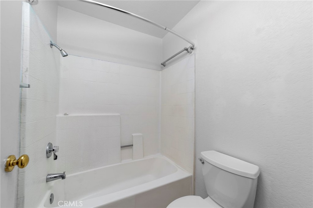 202 Evergreen Court Property Photo 17