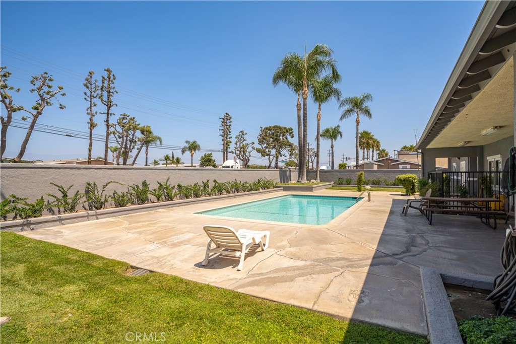 17377 Valley Boulevard 2 Property Photo 14