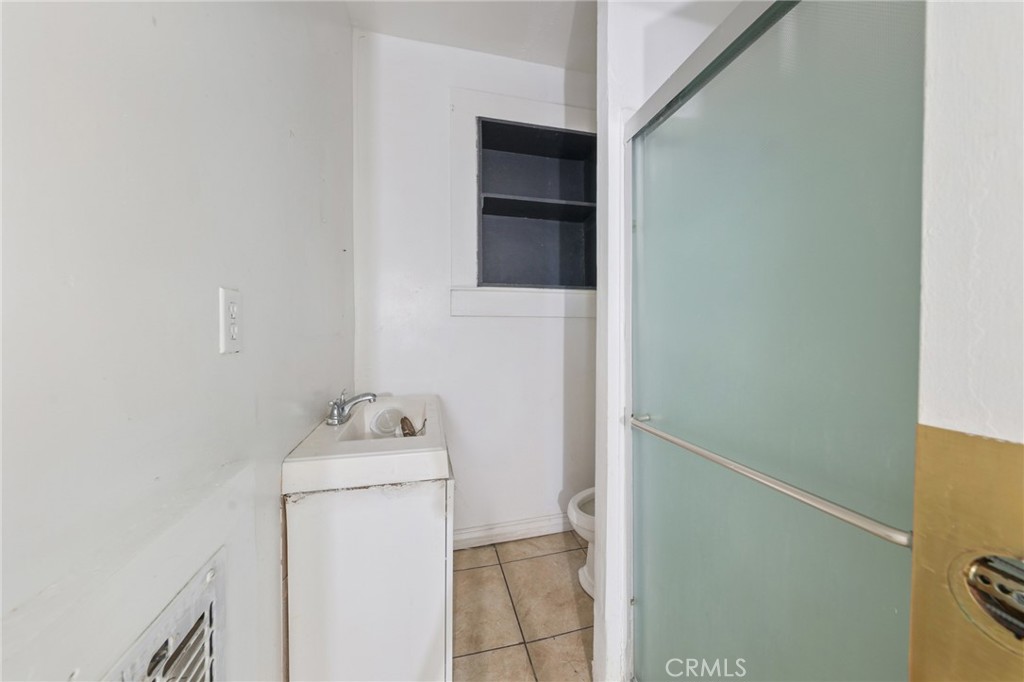 7812 Pearblossom Property Photo 6